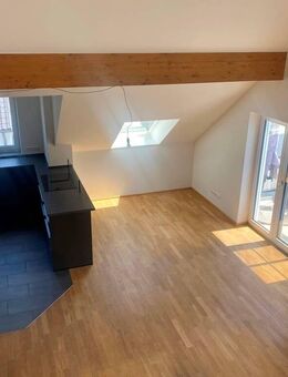 Seniorengerechte, große, neuwertige 2,5-Zi.-Maisonette in Krumbach - mit Aufzug u. TG-Stellplatz - Krumbach (Schwaben)