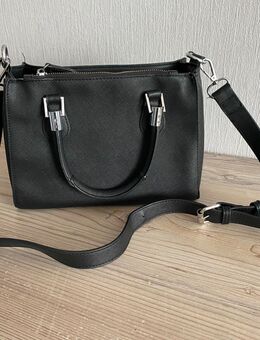 Modell: Tasche Umhängetasche - Lippstadt Zentrum