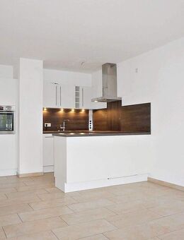 ***ZENTRUM! *** MODERNE STADTWOHNUNG MIT EINBAUKÜCHE UND STELLPLATZ! - Aschaffenburg