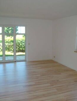 Grosse schöne Terrasse u. Garten! Einbauküche! TOP 4-Raum-Erdgeschoss (ca95,5qm) - Frankenberg (Sachsen)