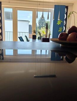 Exklusives Raumkonzept: En-suite Bad, Ankleidezimmer & großer Süd-Balkon in sonnigem Smart Home - Hamburg