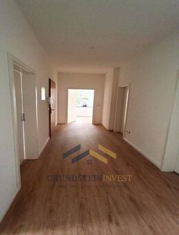 Nachhaltiges Wohnen mit Altbauflair-3-Zimmer-Wohnung mit Balkon im stilvoll sanierten Jugendstilhaus - Plauen