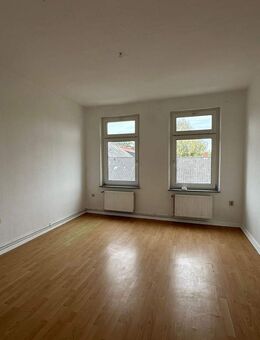2-Zimmer-Dachgeschosswohnung mit Balkon in Wilhelmshaven, Nähe Kurpark und Innenstadt - Wilhelmshaven