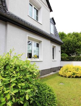 3 Wohneinheiten, 2 Garagen und Ausbaupotenzial! - Mühlenbecker Land