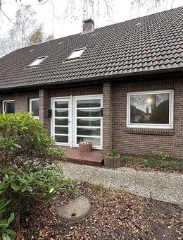 Modernisierungsbedürftes Einfamilienhaus mit Einliegerwohnung und Doppelgarage - Großenwiehe