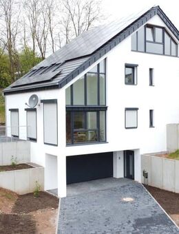 Erstbezug:Maisonette-Wohnung mit Garten, Terrasse & eigener PV-Anlage - 107?m² Wohlfühlfläche in Beckingen-Reimsbach - Beckingen