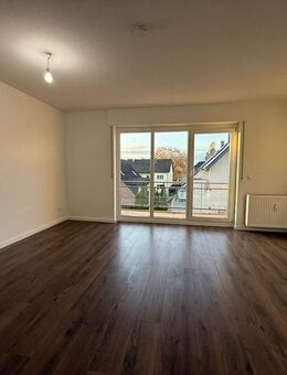 Helle 1-Raum-Wohnung im 2. Obergeschoss mit Einbauküche u. Balkon zentral in Paderborn! - Paderborn