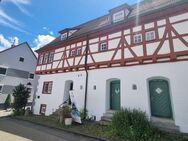 Attraktive, großzügige Wohnung mit Balkon im Stadtzentrum von Hayingen - Hayingen