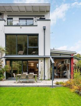 AIGNER - Top saniertes Stadthaus mit Südgarten & unverbauten Blick ins Grüne! - München