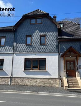 Attraktives Einfamilienhaus mit Einliegerwohnung und Nebengebäude im Landkreis Sonneberg - Sonneberg