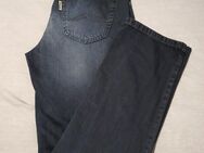 Schöne schwarze Joker Jeans "Clark", Größe 34/34 - Zossen