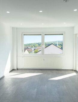 3-Zimmer Wohnung mit Balkon in ruhiger Ortsrandlage von Neckartenzlingen - Neckartenzlingen