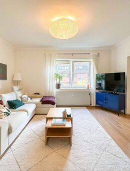 Wohnen im zeitlosen Altbau - hell, großzügig und charaktervoll - Düsseldorf