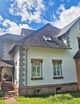 historische Villa - vollständig Saniert in idyllischer Lage mit kleinem Wald und vermieteter Wohneinheit - Waldheim