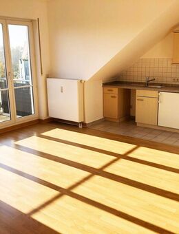 Ideale Singlewohnung - offene Einbauküche, Fahrstuhl, Balkon in Südausrichtung - Werneuchen