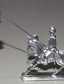 Soldat auf Pferd mit Lanze  Helm  Epauletten aus Zinn für Setzkasten Sammler - Spraitbach