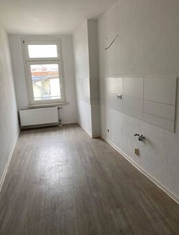 Schöne helle 3 Zimmer suchen ab sofort neue Mieter - Zeitz