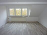 - Neu sanierte Dachgeschoss-Wohnung - - Weißenfels