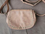 Braune Handtasche mit Nieten - Hemer