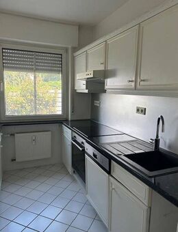Charmante Erdgeschosswohnung mit Garten, Balkon und Sauna in Wiesbaden-Friedenstraße - Wiesbaden