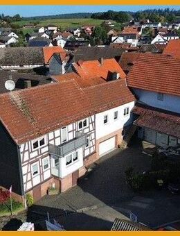 VIEL PLATZ UND KURZE WEGE NACH STADTALLENDORF! KEINE KÄUFERPROVISION! - Stadtallendorf