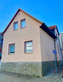 Einfamilienhaus mit historischen Charme in Hettstedt- saniert, gepflegt und mit gemütlichen Innenhof - Hettstedt