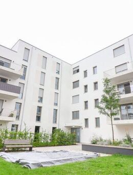 Großzügige Etagenwohnung mit lichtdurchfluteten Räumen, Designküche und sonnigem Balkon - Rottenburg (Neckar)