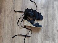 Gr.38, neue Schnür Keil-Sandalen! - Lucka