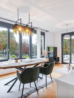 Licht. Luxus. Lage. - Designwohnung mit Wasserblick, Balkon & hochwertiger Ausstattung - Berlin