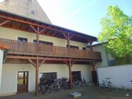 2-Zimmer-Wohnung mit XXL-Balkon, sep. Küche, Laminatboden & Badewanne - Torgau