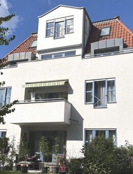 4 ½-Zimmer-Eigentumswohnung mit großer Süd-Dachterrasse und 2 PKW Stellplätzen in der Tiefgarage! - Schorndorf (Baden-Württemberg)