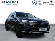 VW Touareg, 3.0 V6 eHybrid Elegance OPF, Jahr 2022 - Geeste