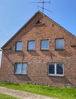 Malchin: 3.600 m² Grundstück mit 2 Familienhaus frisch saniert per SOFORT zu VERKAUFEN - Malchin