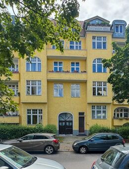 Charmante Altbauwohnung mit Balkon - zukunftssichere Kapitalanlage in Steglitz - Berlin