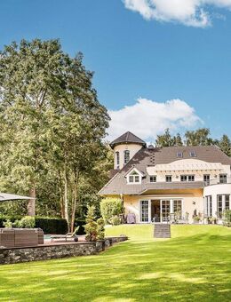 Repräsentatives Anwesen mit Turm, Pool und Parkgrundstück - Mühlenbecker Land
