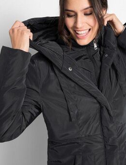 bonprix Kurzmantel Gefütterter Kurzmantel mit Kapuze