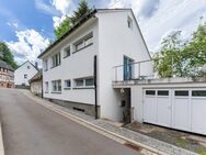 Renoviertes Zweifamilienhaus mit großem Grundstück und vielfältigen Nutzungsmöglichkeiten - Westerburg