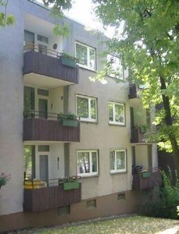 Stop! Renovierte 2-Zimmer-Wohnung mit Balkon - Recklinghausen