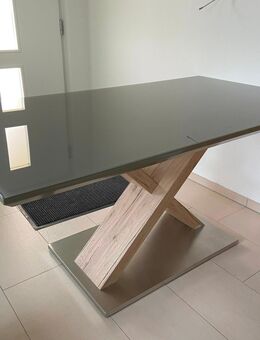 Esstisch mit Glasplatte - Aglasterhausen