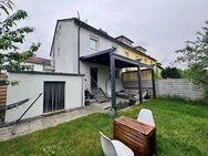 Gepflegtes Reiheneckhaus mit 4 Schlafzimmern, Garage und Garten in ruhiger Lage - Esslingen (Neckar)