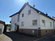 **Ein-/Zwei-Familienwohnhaus mit großen Grundstück und Nebengebäude** - Freigericht