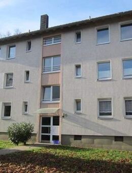 teilsanierte 2-Zi.-Wohnung im EG eines ruhigen Mehrfamilienhauses - Bochum