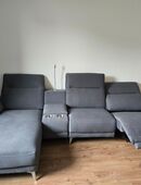 Eckcouch mit Relaxfunktion, Getränkehaltern und Staufach, VB in 47167