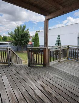 Moderne 4-Zimmer-Wohnung mit Terrasse, Garten und Einbauküche in Coburg, Rodacher Straße - Coburg