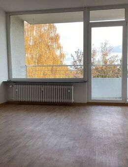 Gut geschnittene 2,5-Zimmer-Wohnung mit Balkon - Bielefeld