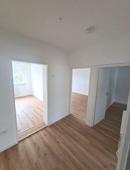 Moderne 2-Zimmer-Wohnung mit Balkon in Amberg - Amberg