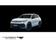 VW Tiguan, 1.5 eHybrid OPF R-Line "Black Style", Jahr 2022 - Wolfsburg