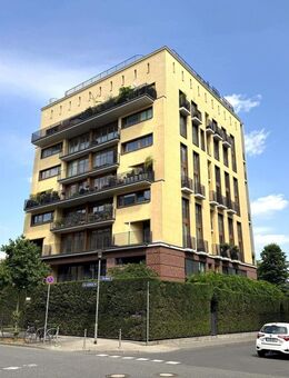 Lage Lage Lage! 2 Zimmer Wohnung mit großem Balkon und TG-Stellplatz direkt am Main. - Frankfurt (Main)