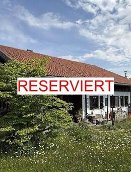 Liebhaberstück: Besonderes Einfamilienhaus mit Einliegerwohnung in Randlage mit Säntisblick - Argenbühl