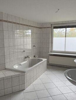 Großzügige 3,5-Zimmer Erdgeschosswohnung in ruhiger Lage! - Burg (Dithmarschen)